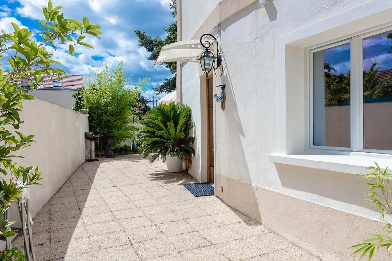 Guest house Maison Proche Paris Vue La Tour Eiffel Hotel Arcueil